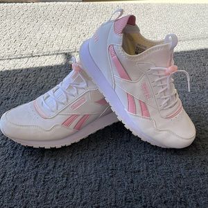 Womens Reebok Sneakers Size 7